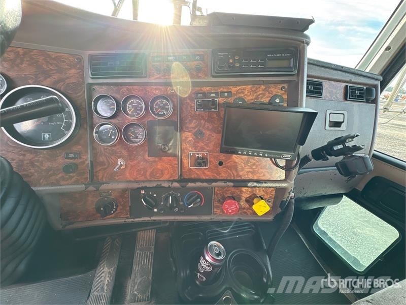Kenworth T800 6x4 Cab and Chassis Kabine i unutrašnjost