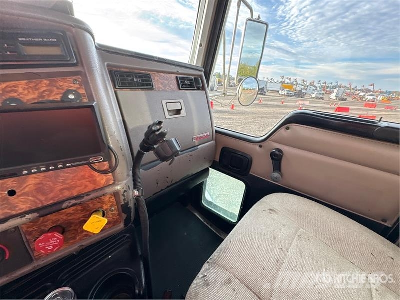 Kenworth T800 6x4 Cab and Chassis Kabine i unutrašnjost