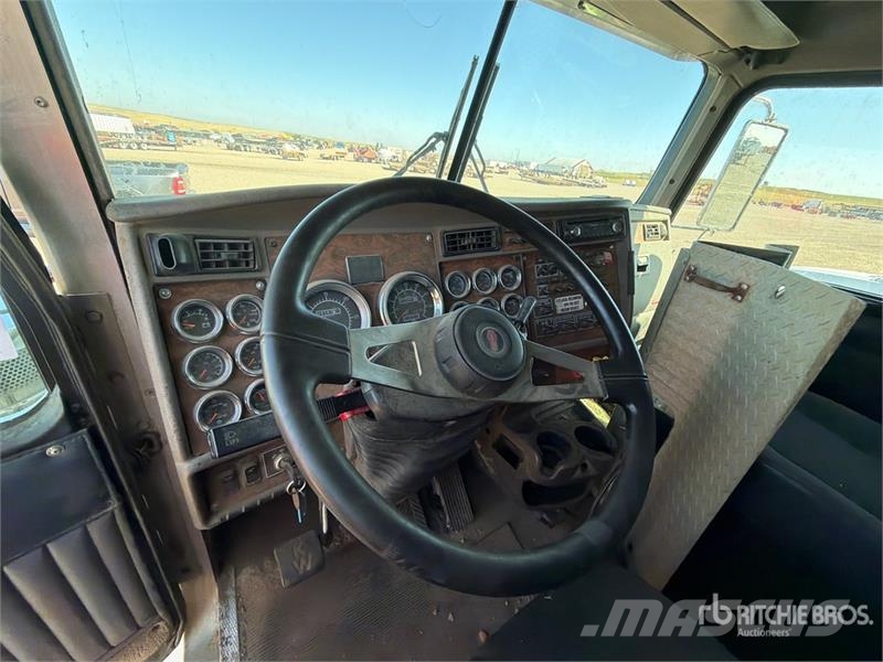 Kenworth T800 6x4 Sleeper Cab and Chassis (Inoperable) Kabine in notranjost