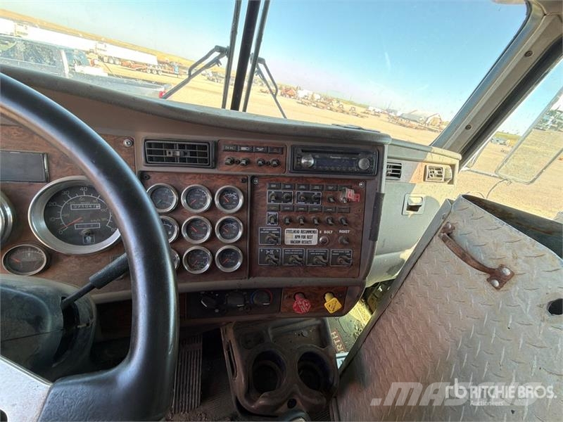 Kenworth T800 6x4 Sleeper Cab and Chassis (Inoperable) Kabine in notranjost