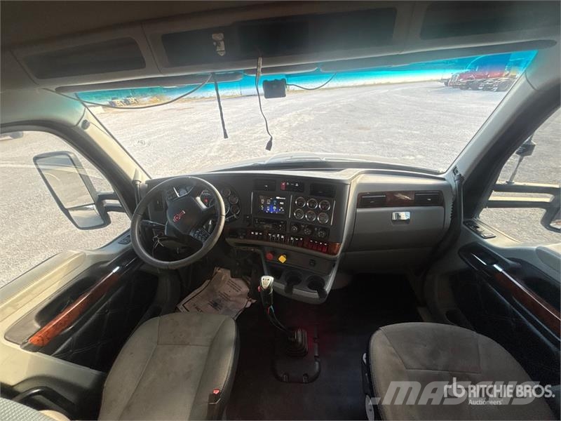 Kenworth T880 Tractor Units