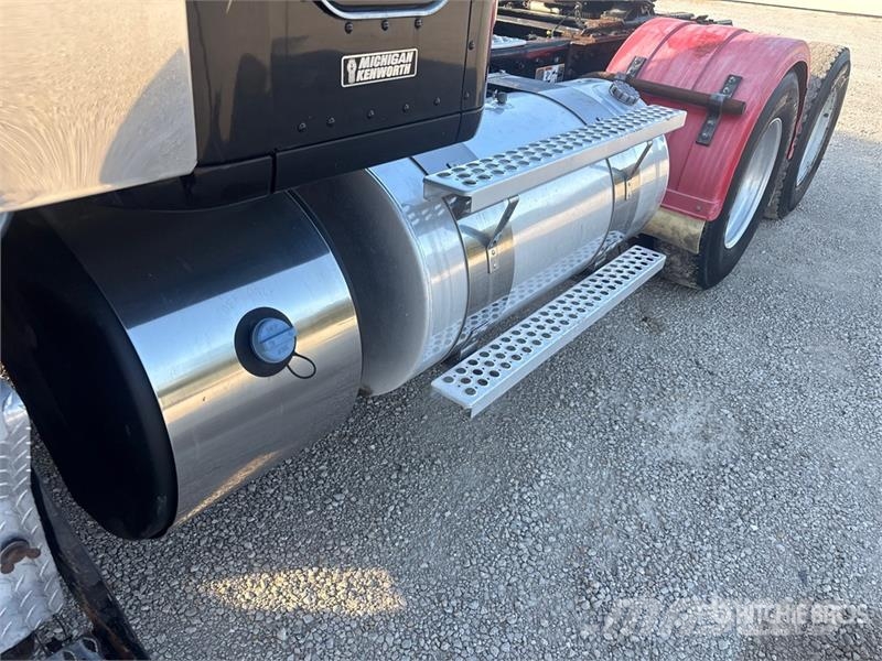 Kenworth T880 Tractor Units