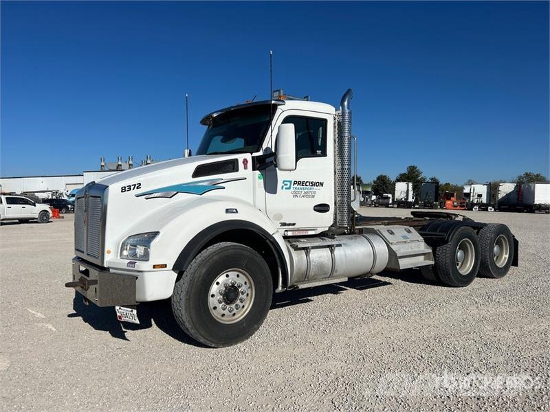 Kenworth T880 Naudoti vilkikai