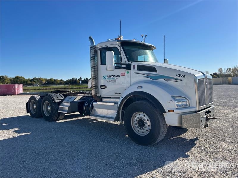 Kenworth T880 Naudoti vilkikai