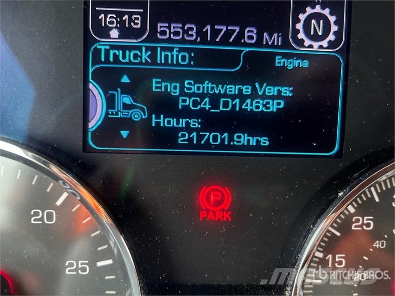Kenworth T880 Тягачі