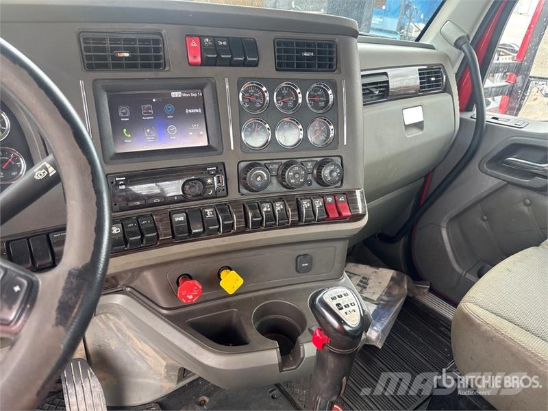 Kenworth T880 Tracteur routier