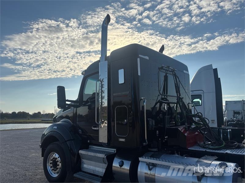Kenworth T880 Tractor Units