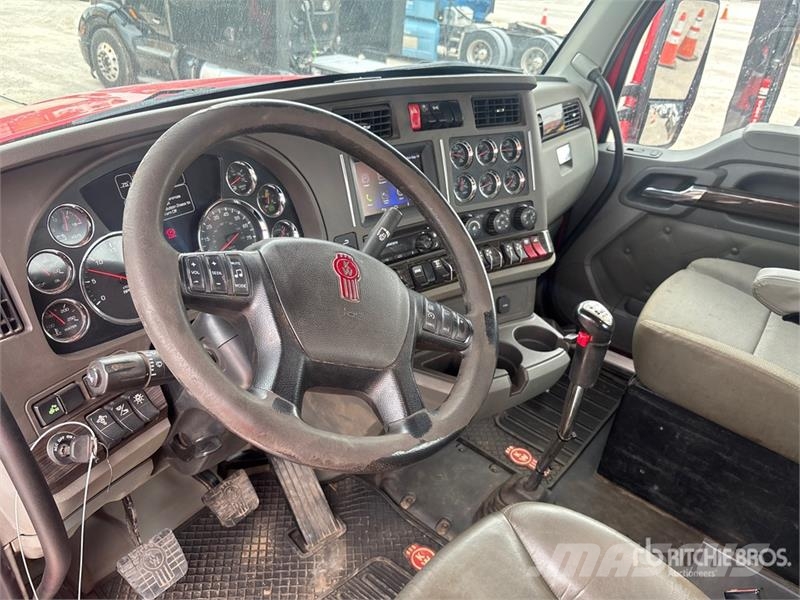 Kenworth T880 Tracteur routier