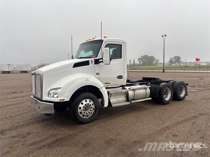Kenworth T880 Тягачі