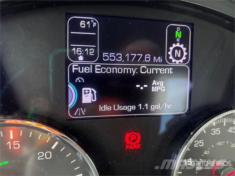 Kenworth T880 Тягачі