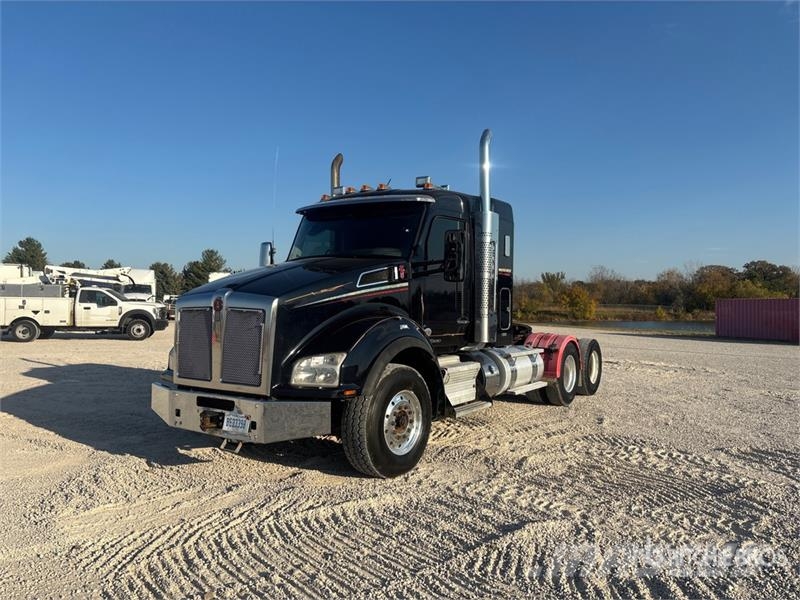 Kenworth T880 Tractor Units