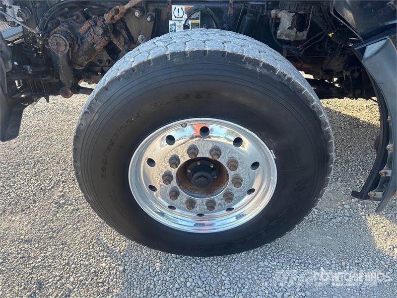 Kenworth T880 Tractor Units