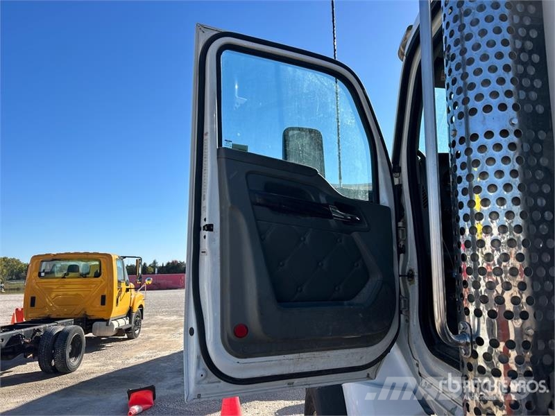 Kenworth T880 Naudoti vilkikai
