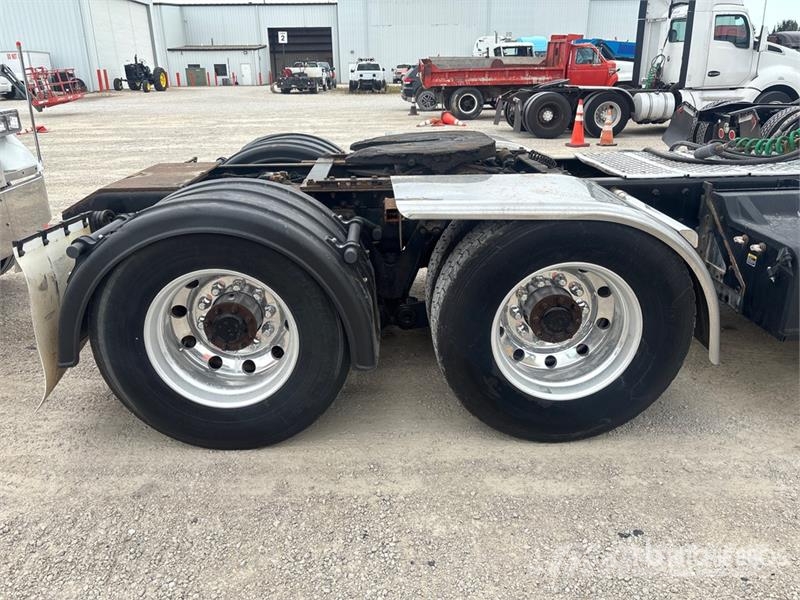 Kenworth T880 Tracteur routier
