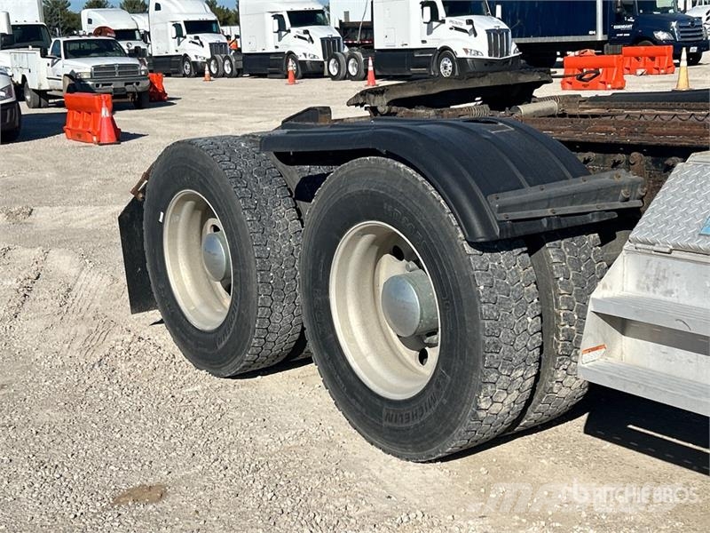 Kenworth T880 Naudoti vilkikai