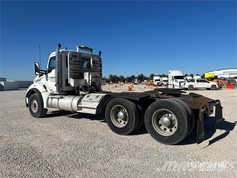 Kenworth T880 Naudoti vilkikai