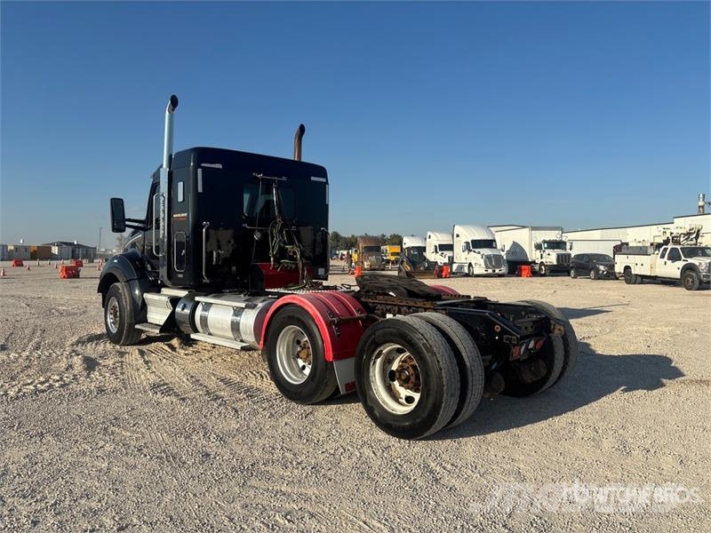 Kenworth T880 Tractor Units