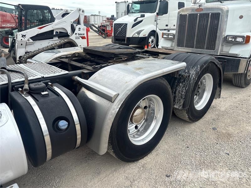 Kenworth T880 Tracteur routier