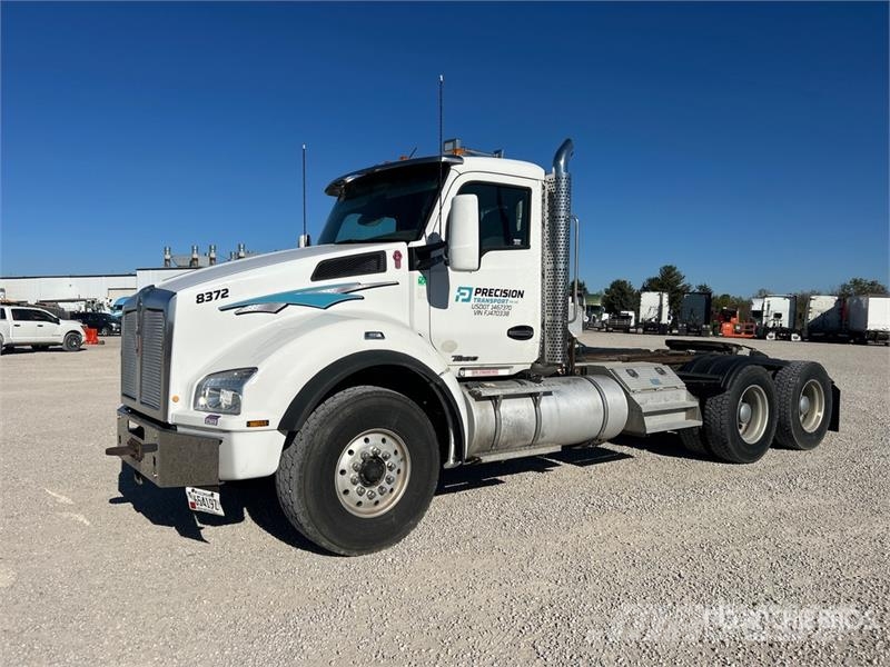 Kenworth T880 Naudoti vilkikai