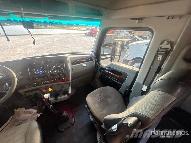 Kenworth T880 Tractor Units