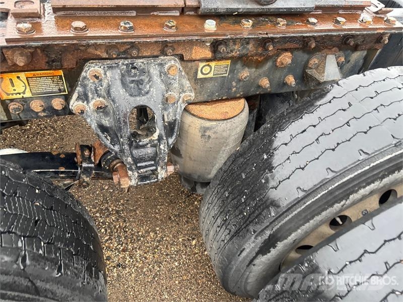 Kenworth T880 Тягачі