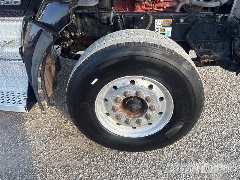 Kenworth T880 Tractor Units