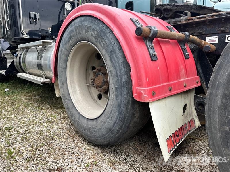 Kenworth T880 Τράκτορες