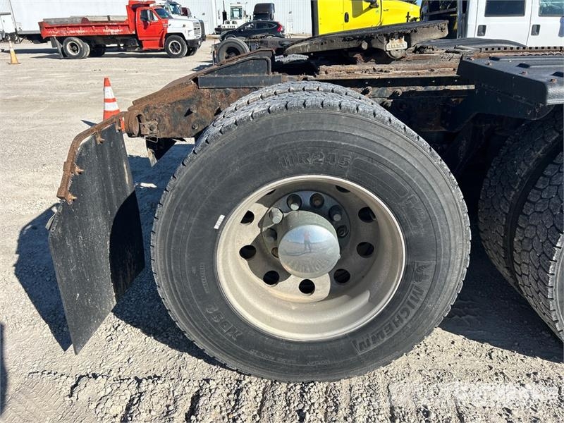 Kenworth T880 Naudoti vilkikai