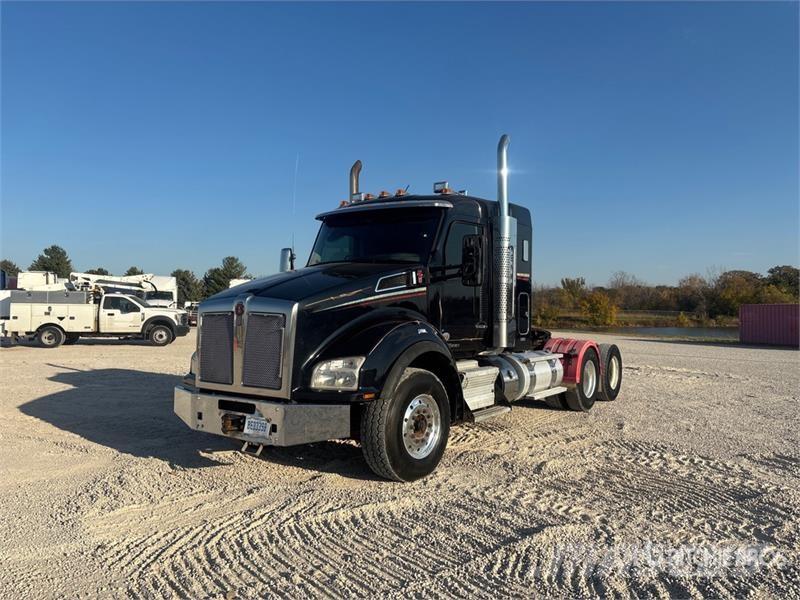 Kenworth T880 Tractor Units