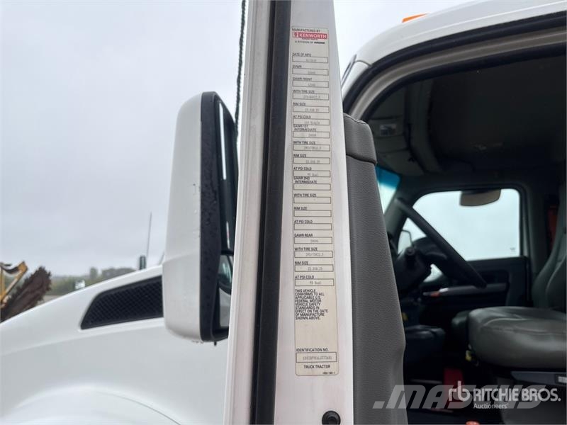 Kenworth T880 Тягачі
