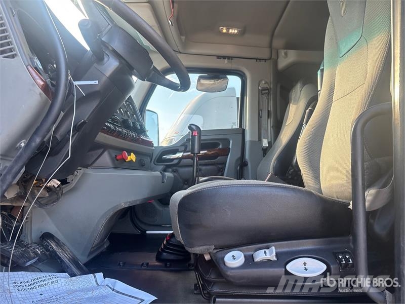 Kenworth T880 Tractor Units