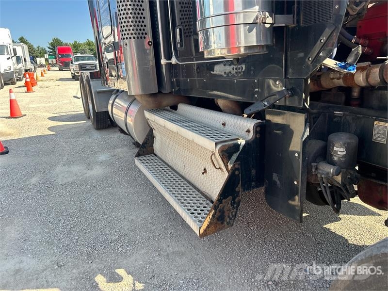 Kenworth W900 Prime Movers