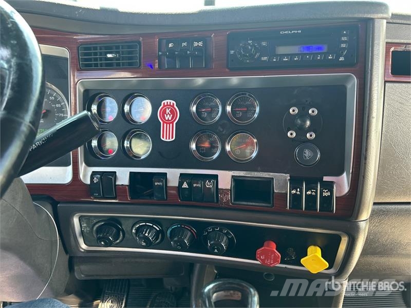 Kenworth W900 Prime Movers