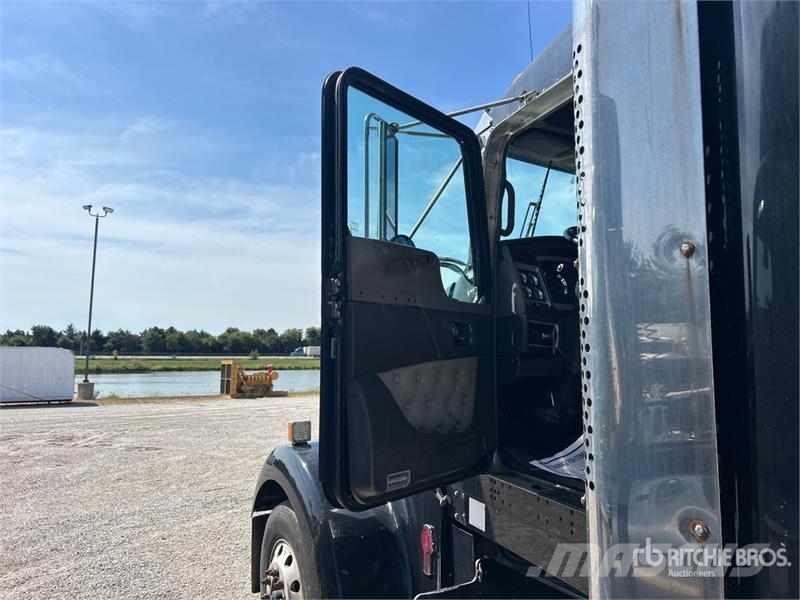 Kenworth W900 Prime Movers