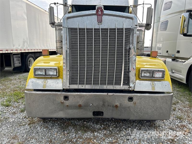 Kenworth W900 Prime Movers