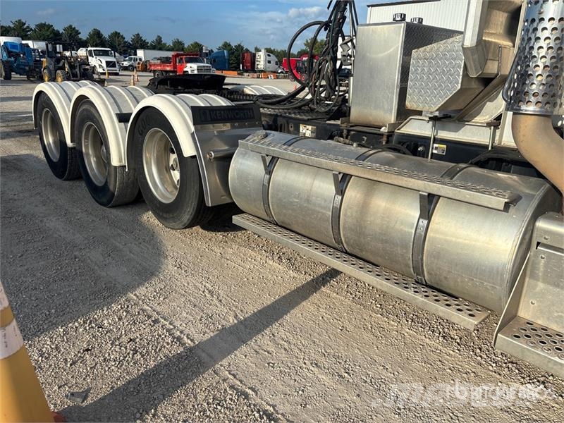 Kenworth W900 Tractor Units