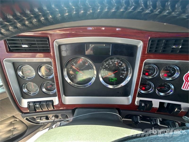 Kenworth W900 Prime Movers