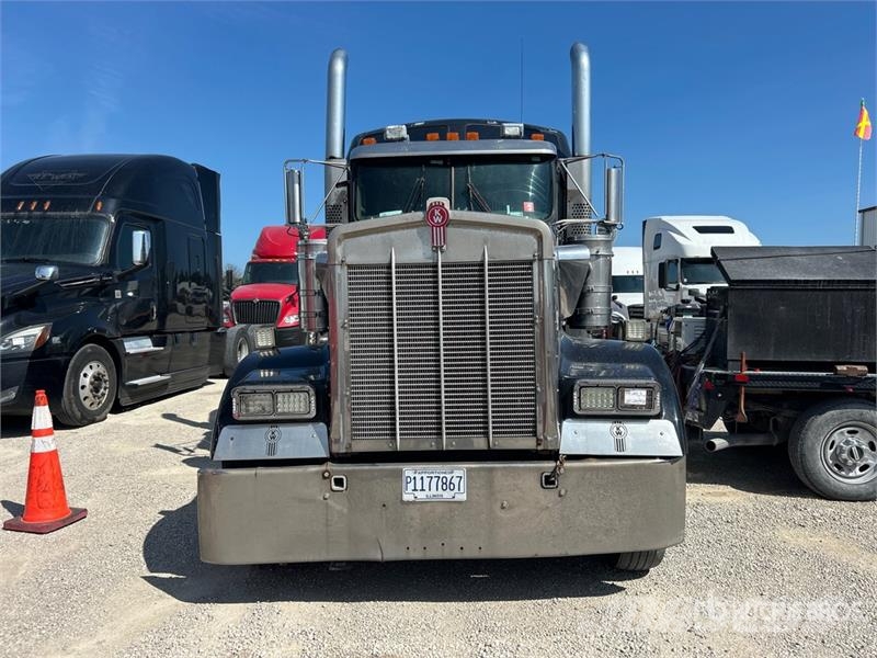 Kenworth W900 Prime Movers