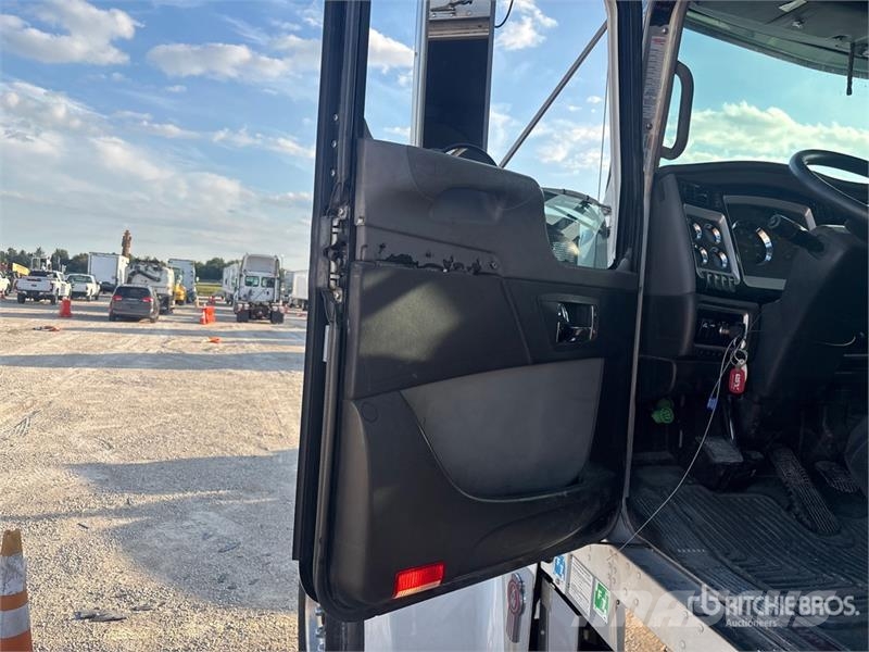 Kenworth W900 Tractor Units