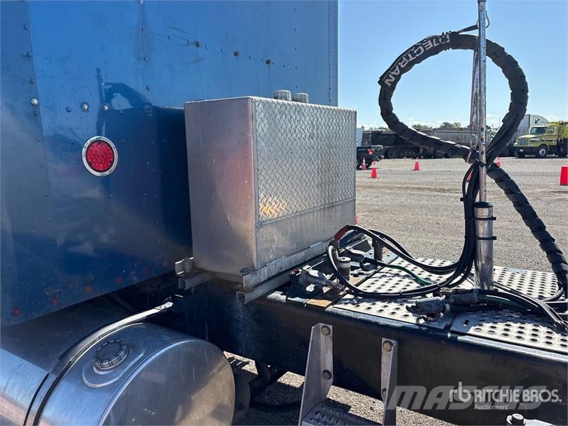 Kenworth W900 Tractor Units