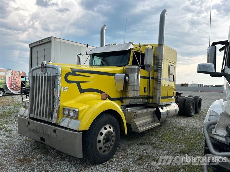 Kenworth W900 Prime Movers
