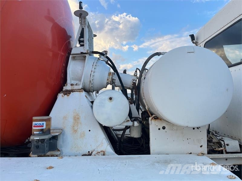 Kenworth W900 12x4 Mixer Truck Бетономішалки (Автобетонозмішувачі)