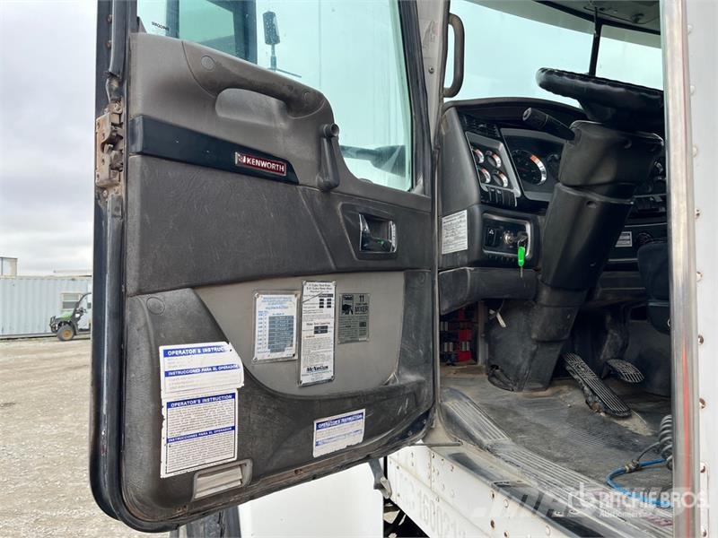 Kenworth W900 8x2 Mixer Truck Betonvedēji