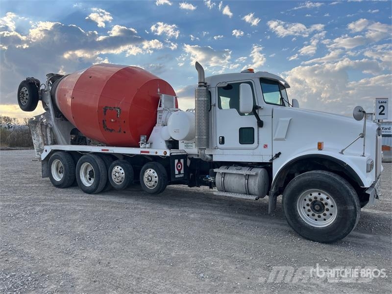 Kenworth W900 8x2 Mixer Truck ミキサー車
