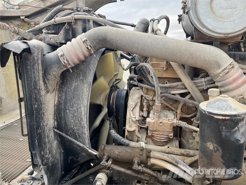 Kenworth W900 8x2 Mixer Truck Betonvedēji
