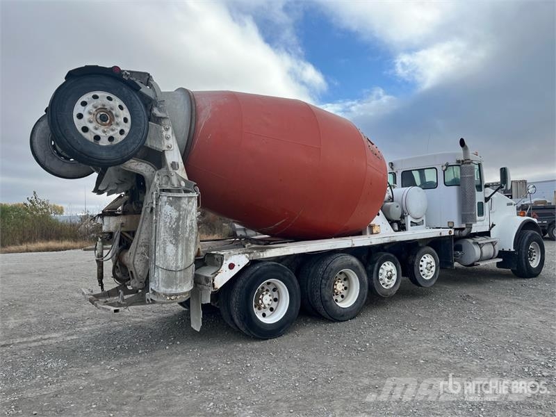 Kenworth W900 8x2 Mixer Truck Betonvedēji
