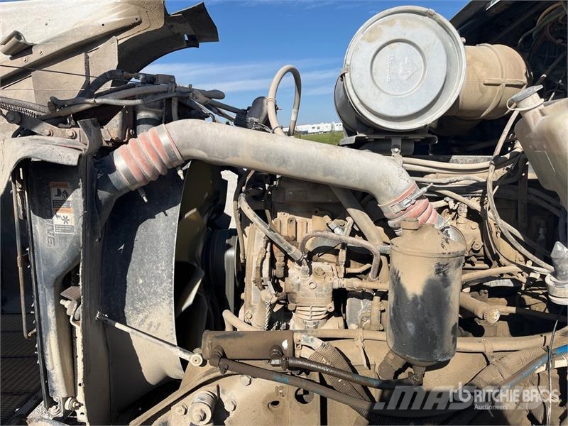 Kenworth W900 8x2 Mixer Truck Betonmischer