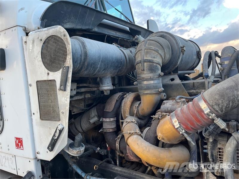 Kenworth W900 8x2 Mixer Truck Betonkeverők/Betonpumpák