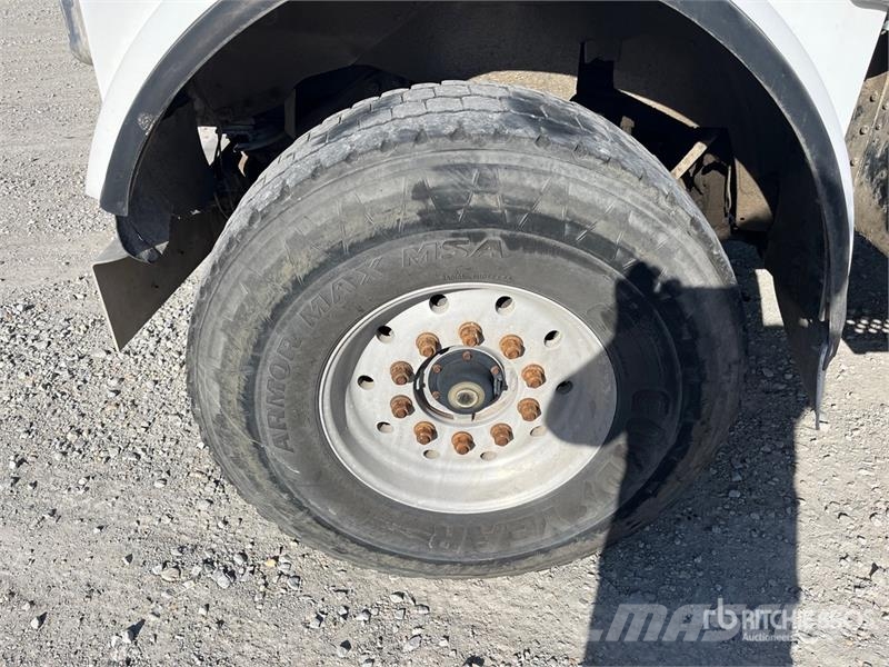 Kenworth W900 8x2 Mixer Truck Betonmischer