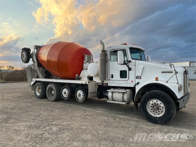 Kenworth W900 8x2 Mixer Truck Betonkeverők/Betonpumpák